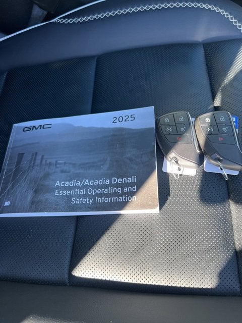 2025 GMC Acadia Denali