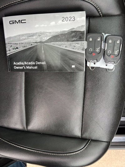 2023 GMC Acadia SLT