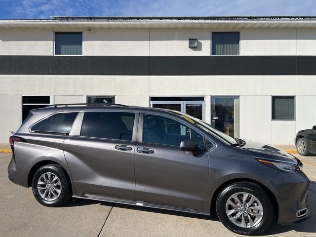 2023 Toyota Sienna XLE