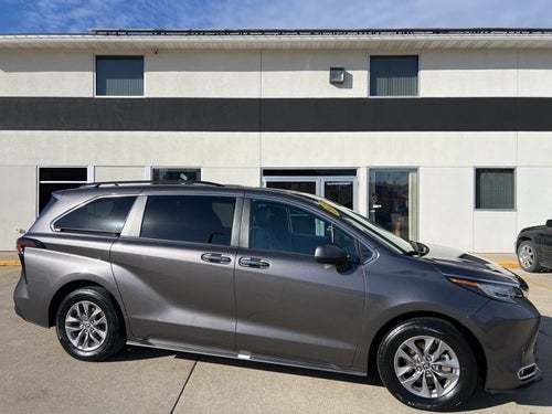 2023 Toyota Sienna XLE