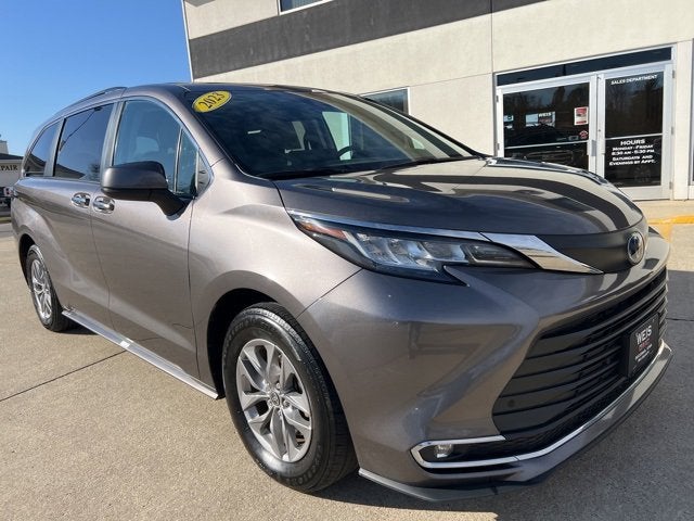 2023 Toyota Sienna XLE