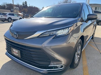 2023 Toyota Sienna XLE