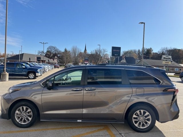 2023 Toyota Sienna XLE