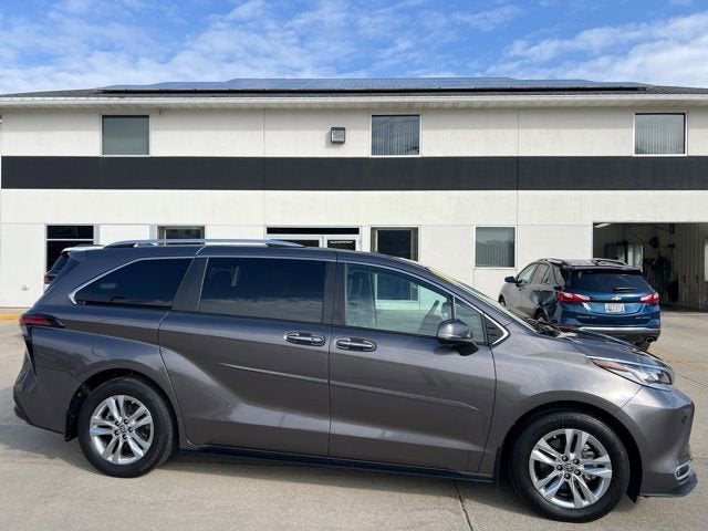 2023 Toyota Sienna Limited