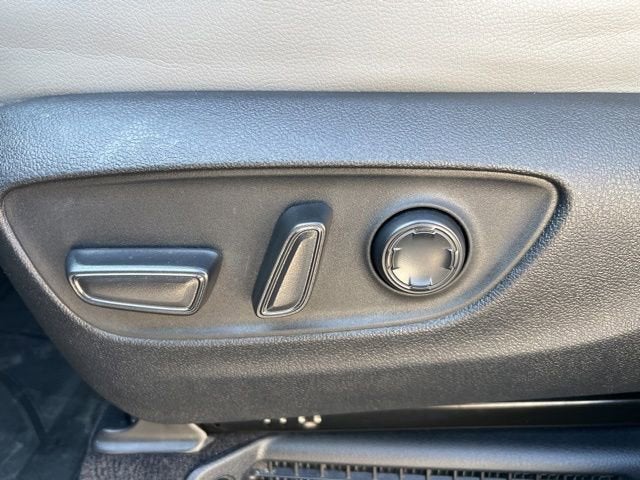2023 Toyota Sienna Limited