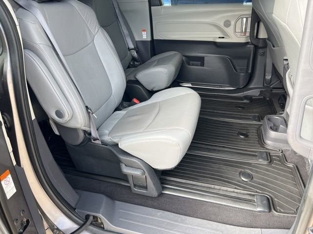 2023 Toyota Sienna Limited
