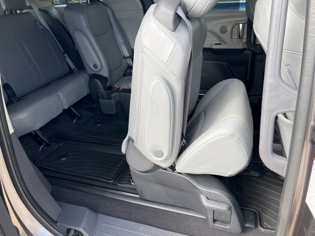 2023 Toyota Sienna Limited