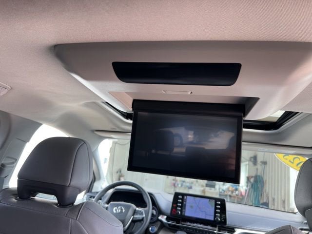 2023 Toyota Sienna Limited