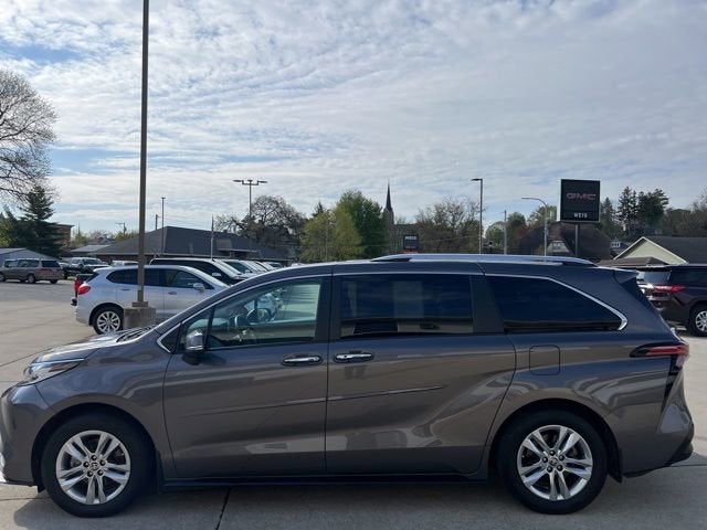2023 Toyota Sienna Limited