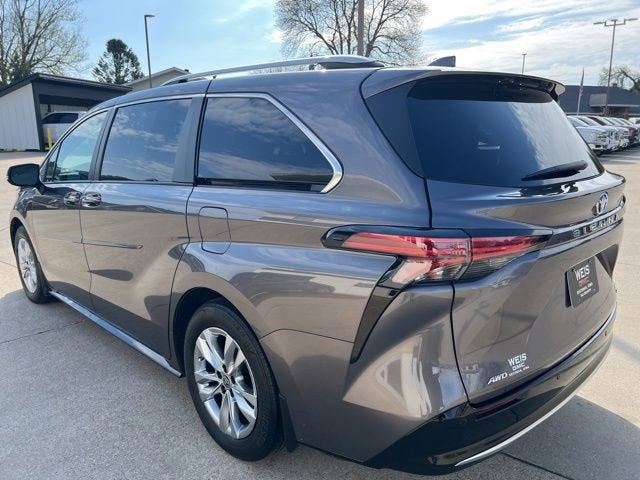 2023 Toyota Sienna Limited
