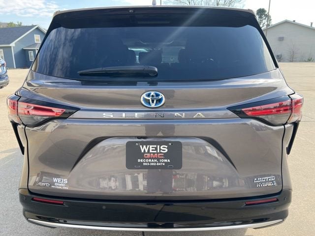 2023 Toyota Sienna Limited