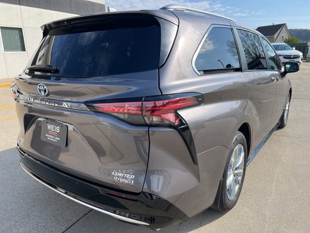 2023 Toyota Sienna Limited