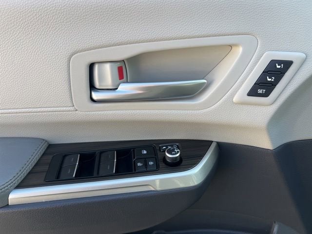 2023 Toyota Sienna Limited