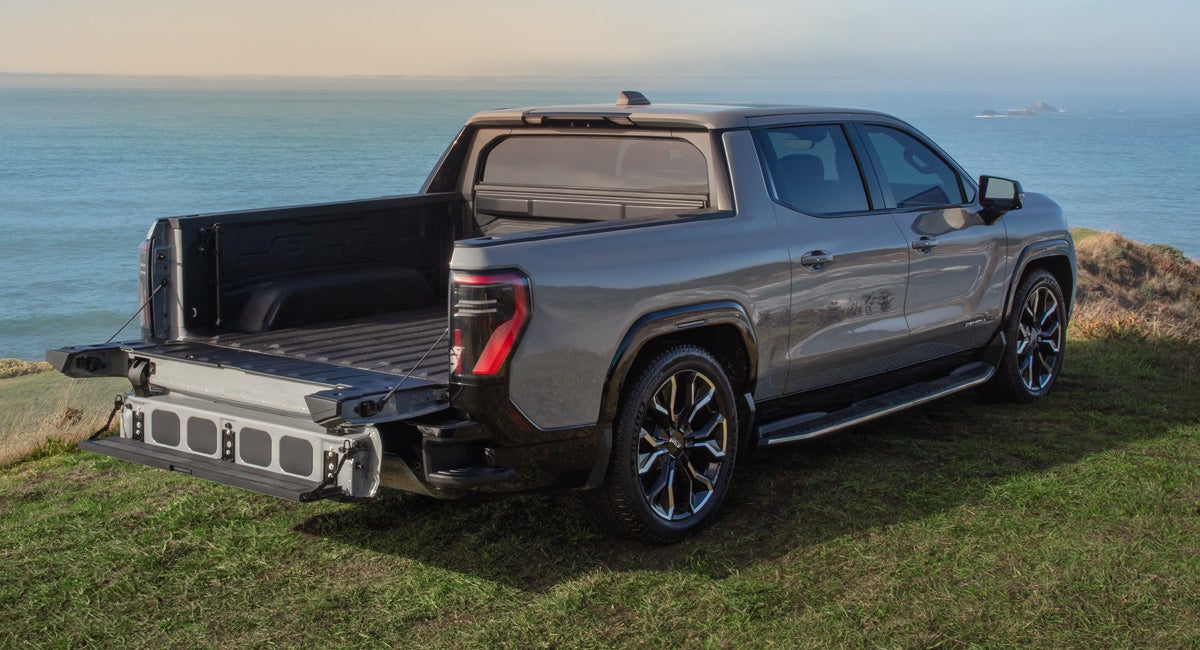 Weis GMC Inc in DECORAH IA